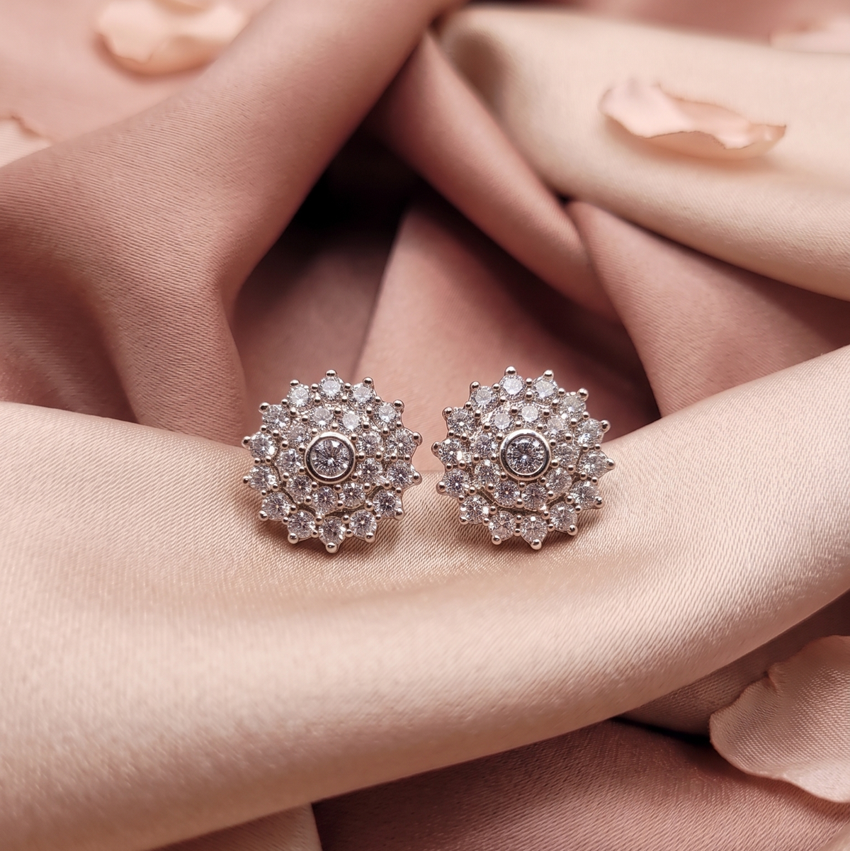 The Luminous Sunburst Studs